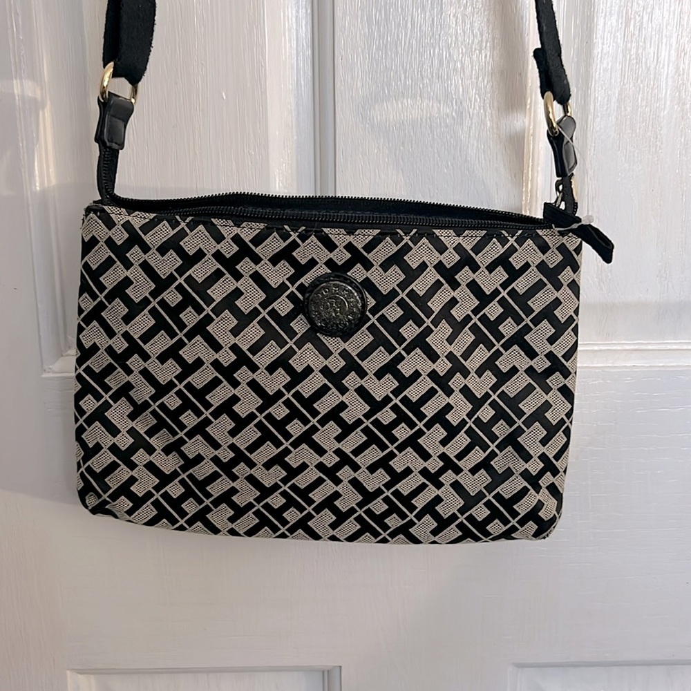 Tommy Hilfiger crossbody